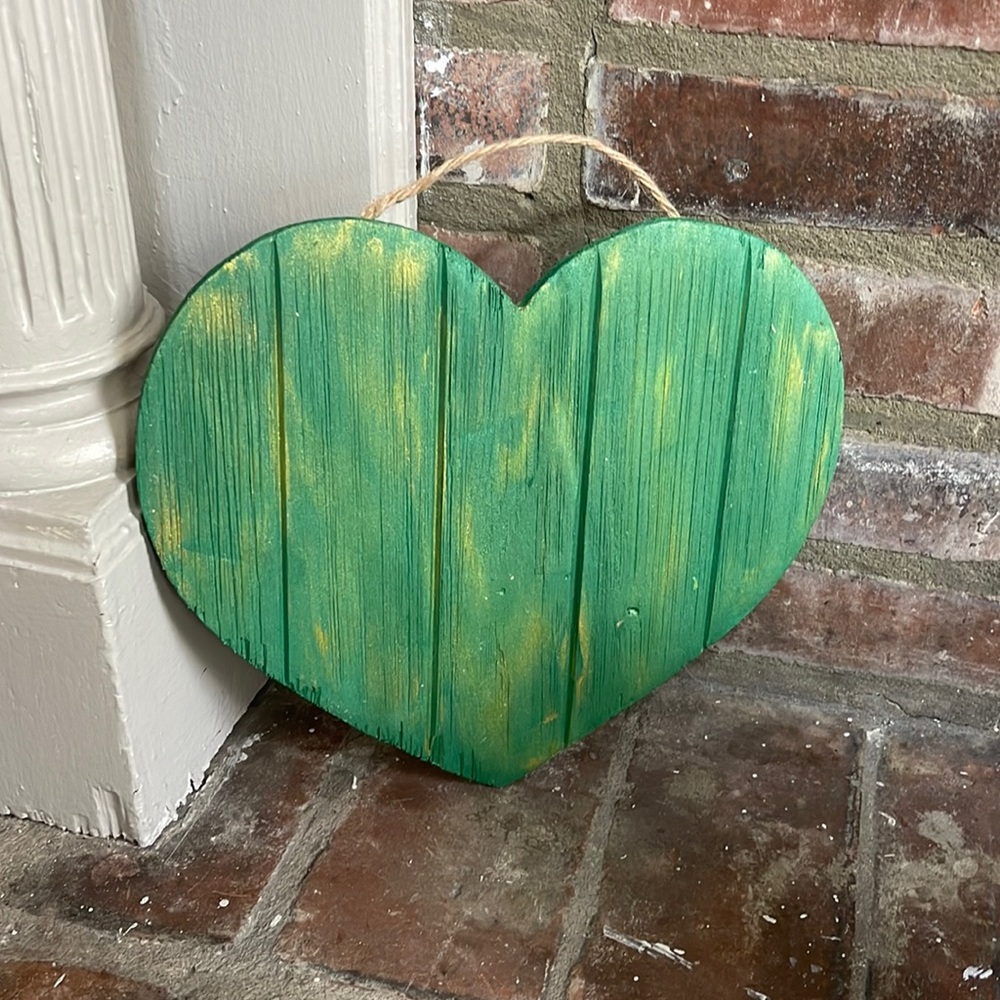 Wooden heart decor